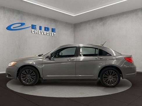 Used 2012 Chrysler 200 LX image 4