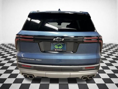 Certified 2025 Chevrolet Traverse LT w/ Driver Confidence Package image 8