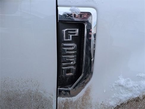 Used 2022 Ford F250 XLT w/ XLT Premium Package image 10