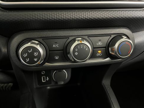 Used 2025 Nissan Kicks Play S image 15