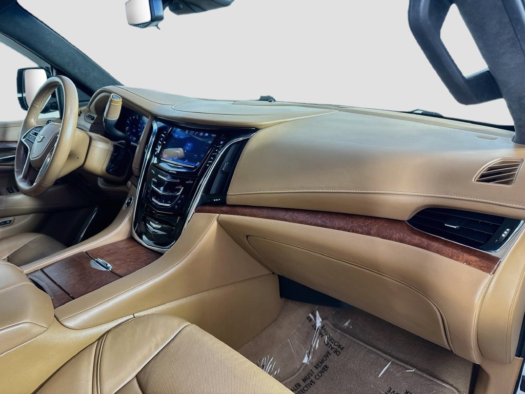 Used 2017 Cadillac Escalade ESV Platinum AWD/4WD image 39