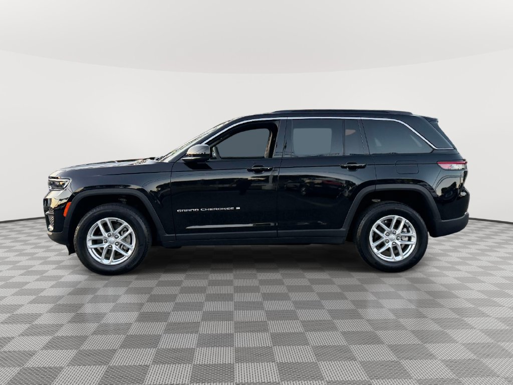 Used 2025 Jeep Grand Cherokee Laredo X AWD/4WD image 5