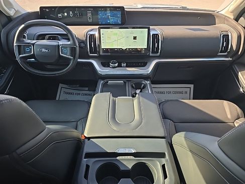 New 2025 Ford Expedition Max Platinum w/ Driver's Package image 27