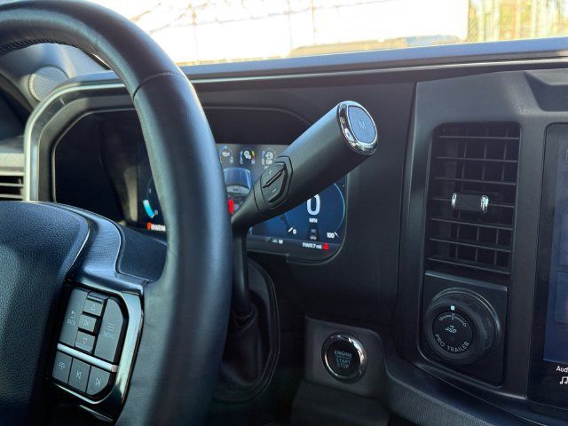 Used 2025 Ford F350 Platinum AWD/4WD image 19