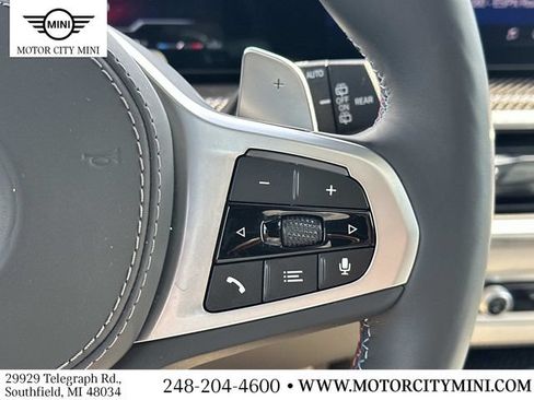 Used 2025 BMW X7 M60i AWD/4WD image 29