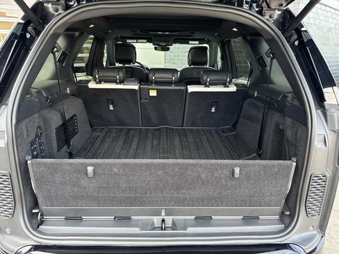 Certified 2024 Land Rover Discovery Dynamic SE AWD/4WD image 6