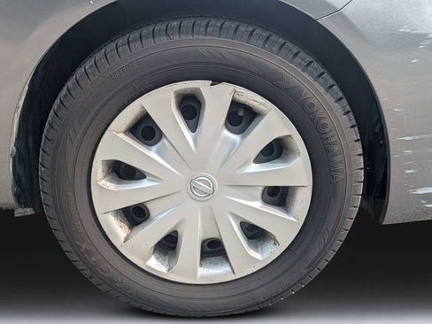 Used 2017 Nissan Versa S Plus FWD image 11