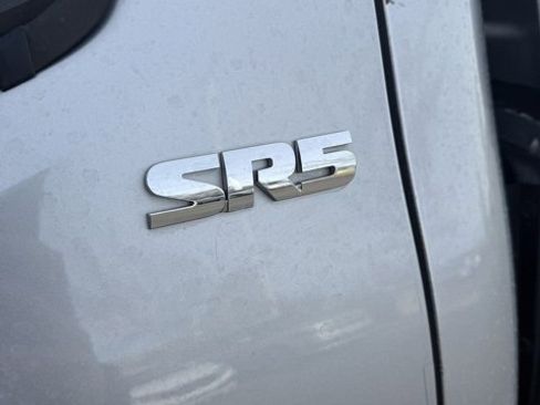 Used 2017 Toyota Tacoma SR5 image 14