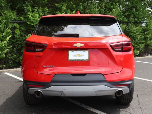 Used 2024 Chevrolet Blazer LT w/ Convenience Package FWD image 8