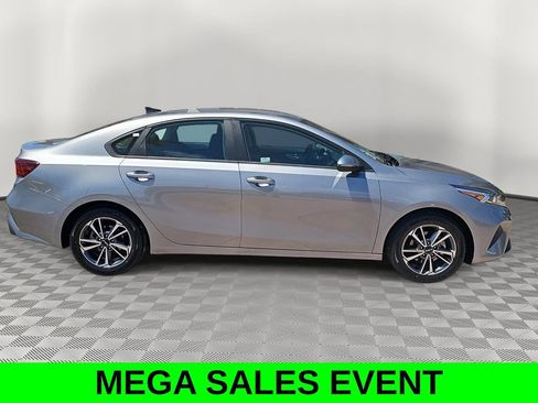 Used 2023 Kia Forte LXS w/ LXS Technology Package FWD image 2