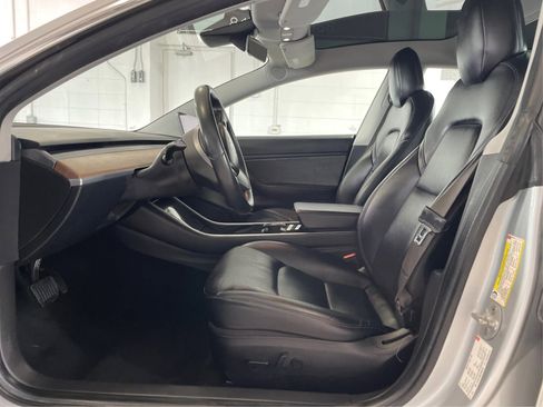 Used 2018 Tesla Model 3 Long Range image 9
