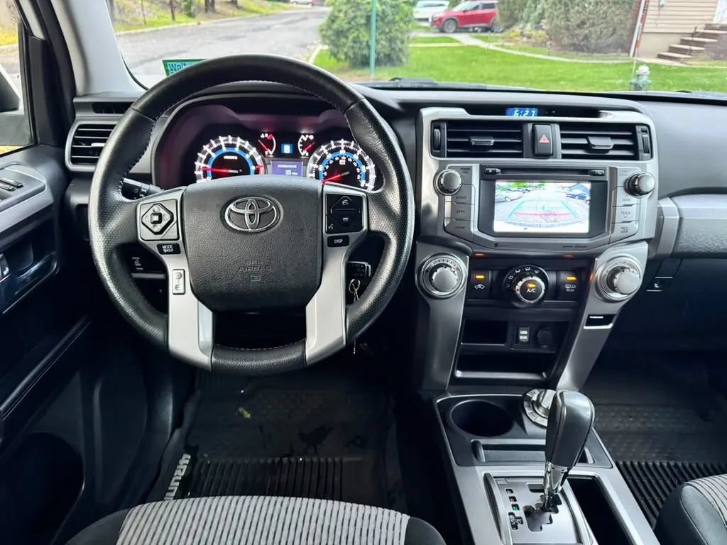 Used 2018 Toyota 4Runner SR5 AWD/4WD image 13