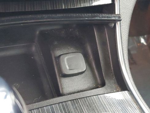 Used 2018 Chevrolet Impala LT image 23