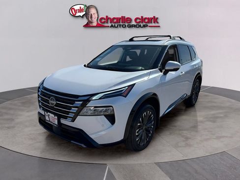 Used 2025 Nissan Rogue Platinum AWD/4WD image 9