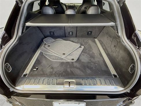 Used 2021 Aston Martin DBX image 27