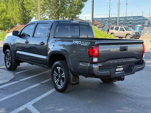 Used 2019 Toyota Tacoma TRD Sport AWD/4WD image 5