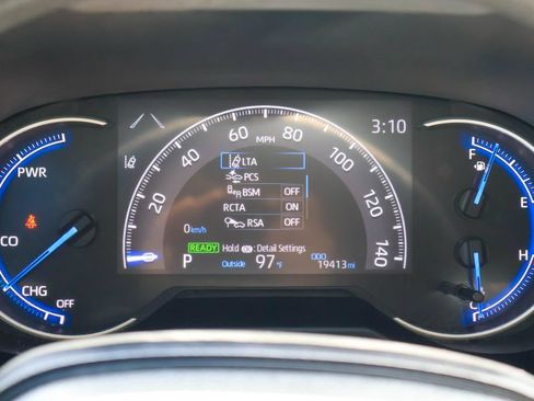 Used 2025 Toyota RAV4 XLE AWD/4WD image 13