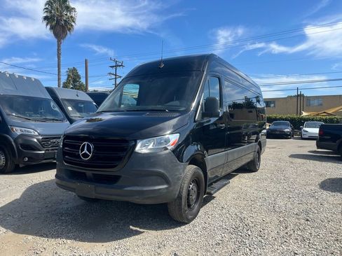 Used 2019 Mercedes-Benz Sprinter 2500 w/ Driver Convenience Package image 1