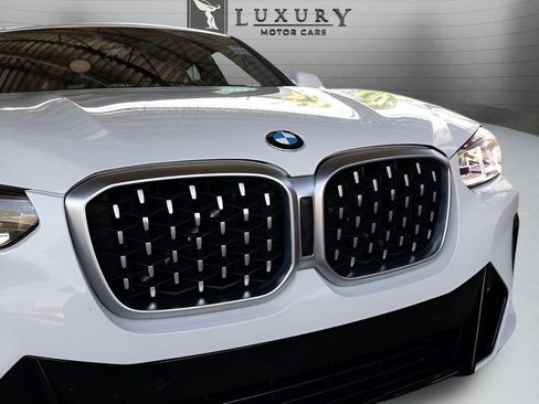 Used 2023 BMW X4 xDrive30i w/ M Sport Package AWD/4WD image 15