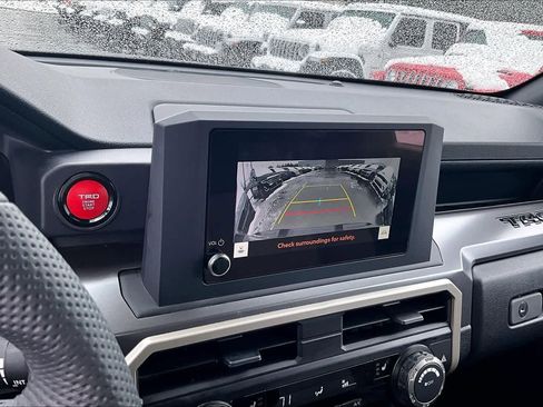 Used 2025 Toyota Tacoma TRD Off-Road image 27