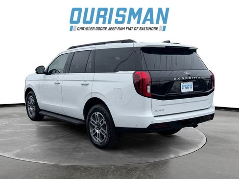 Used 2025 Ford Expedition Active AWD/4WD image 4