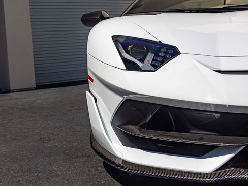 Used 2020 Lamborghini Aventador SVJ AWD/4WD image 44