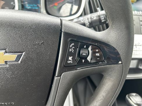 Used 2017 Chevrolet Equinox LS FWD image 24