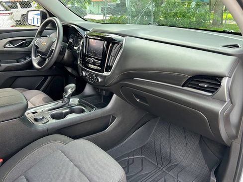 Used 2021 Chevrolet Traverse LS FWD image 39