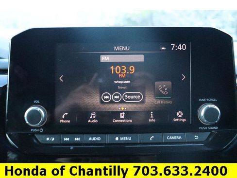 Used 2022 Nissan Pathfinder SV image 16