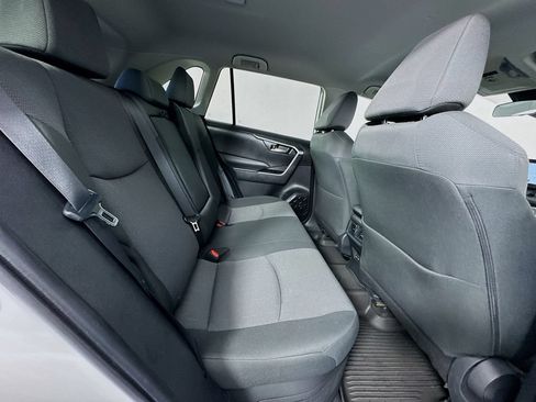 Used 2025 Toyota RAV4 XLE AWD/4WD image 26