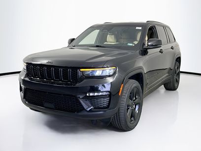 Used 2023 Jeep Grand Cherokee Limited w/ Black Appearance Package