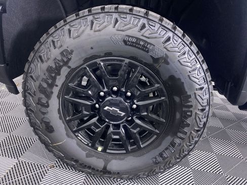 New 2026 Chevrolet Silverado 2500 ZR2 w/ LPO, Dark Essentials Package AWD/4WD image 17