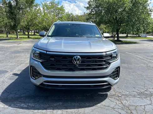 Used 2024 Volkswagen Atlas SEL Premium R-Line AWD/4WD image 2
