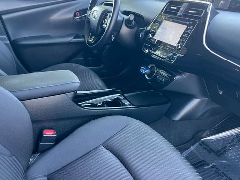 Used 2022 Toyota Prius Prime LE FWD image 18