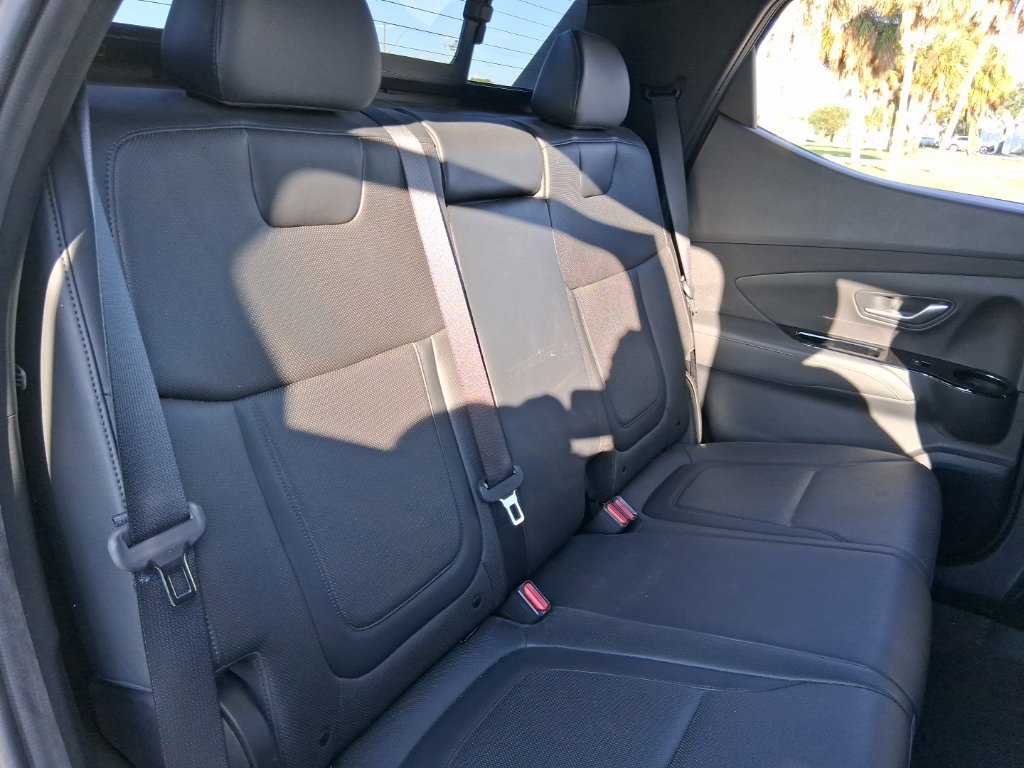 Used 2022 Hyundai Santa Cruz Limited AWD/4WD image 16