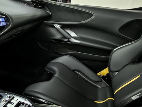 Used 2022 Ferrari SF90 Stradale image 33