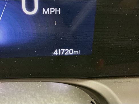Used 2024 Buick Encore GX Sport Touring AWD/4WD image 19