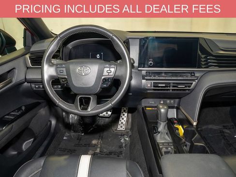 Used 2025 Toyota Camry SE FWD image 6