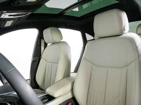 Certified 2024 Audi Q8 e-tron Prestige image 5