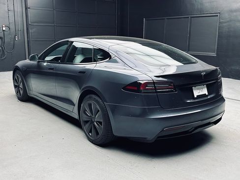 Used 2022 Tesla Model S Plaid AWD/4WD image 4