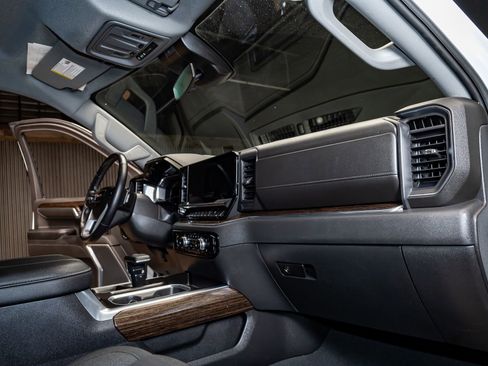 Used 2023 GMC Sierra 1500 Elevation image 15