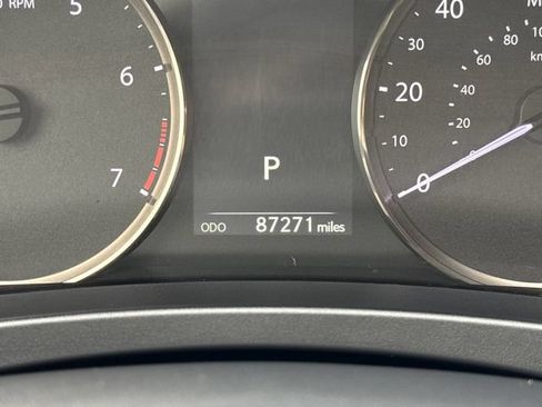Used 2017 Lexus IS 300 AWD image 13