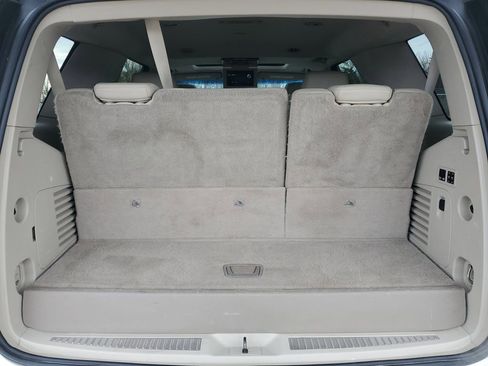 Used 2015 Cadillac Escalade Luxury image 35