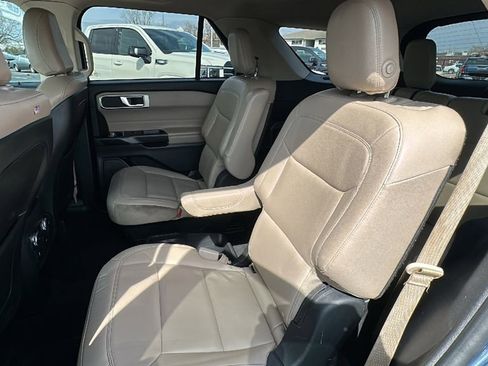 Used 2020 Ford Explorer XLT w/ Equipment Group 202A image 11
