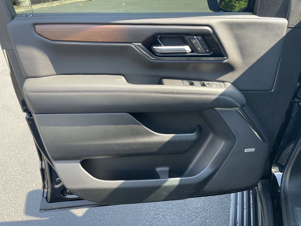 New 2026 GMC Yukon Denali w/ Sun & Power Step Package AWD/4WD image 23