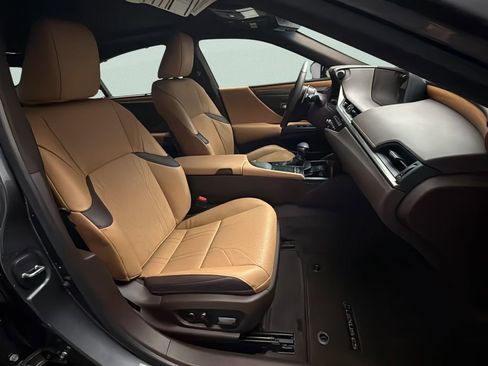 Used 2020 Lexus ES 350 Ultra Luxury w/ Accessory Package 2 FWD image 18