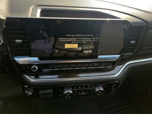 New 2026 GMC Sierra 1500 SLE image 28