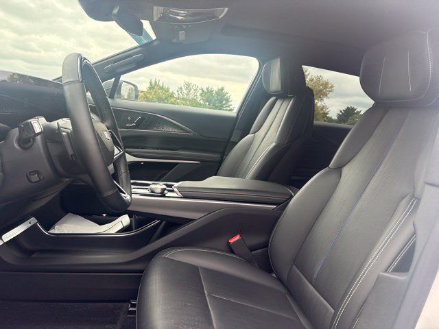Certified 2023 Cadillac Lyriq AWD image 3