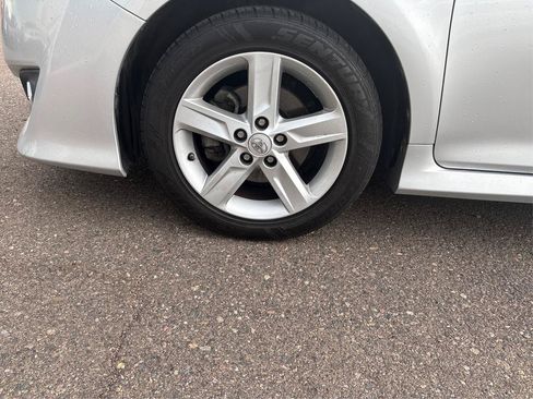 Used 2014 Toyota Camry SE FWD image 31