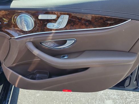 Used 2018 Mercedes-Benz E 300 E 300 4MATIC Sedan 4D image 16
